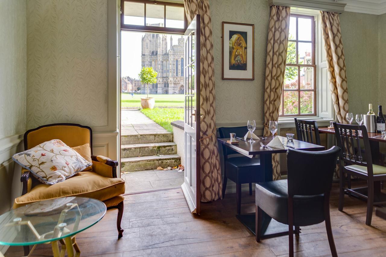 The Ancient Gatehouse & Rugantino Restaurant Hotell Wells Exteriör bild